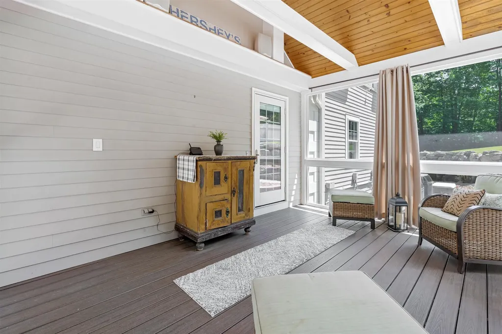 127 Hooksett Road Auburn NH 03032