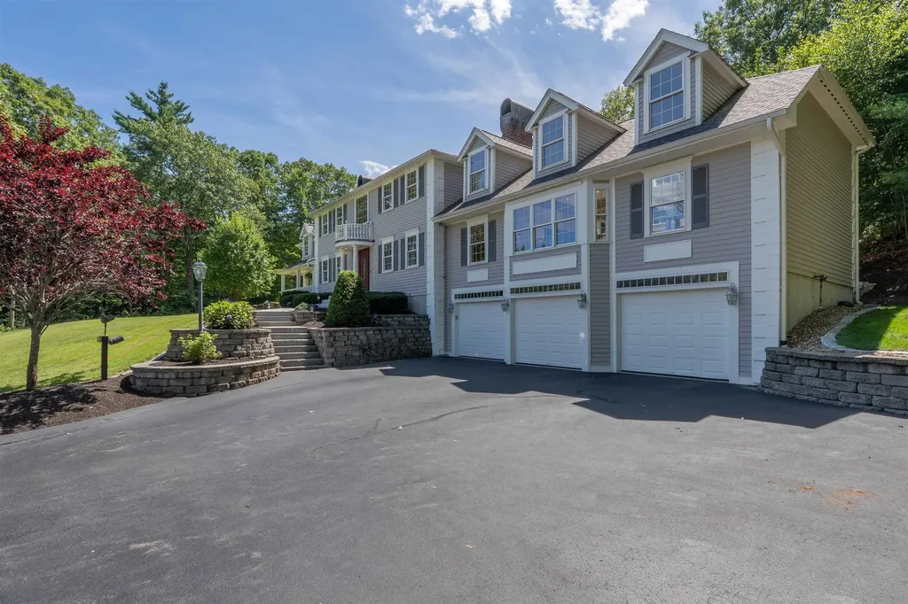 127 Hooksett Road Auburn NH 03032