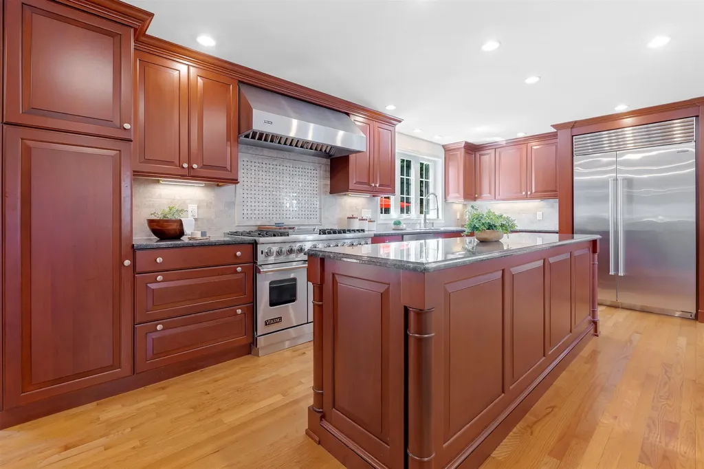 127 Hooksett Road Auburn NH 03032