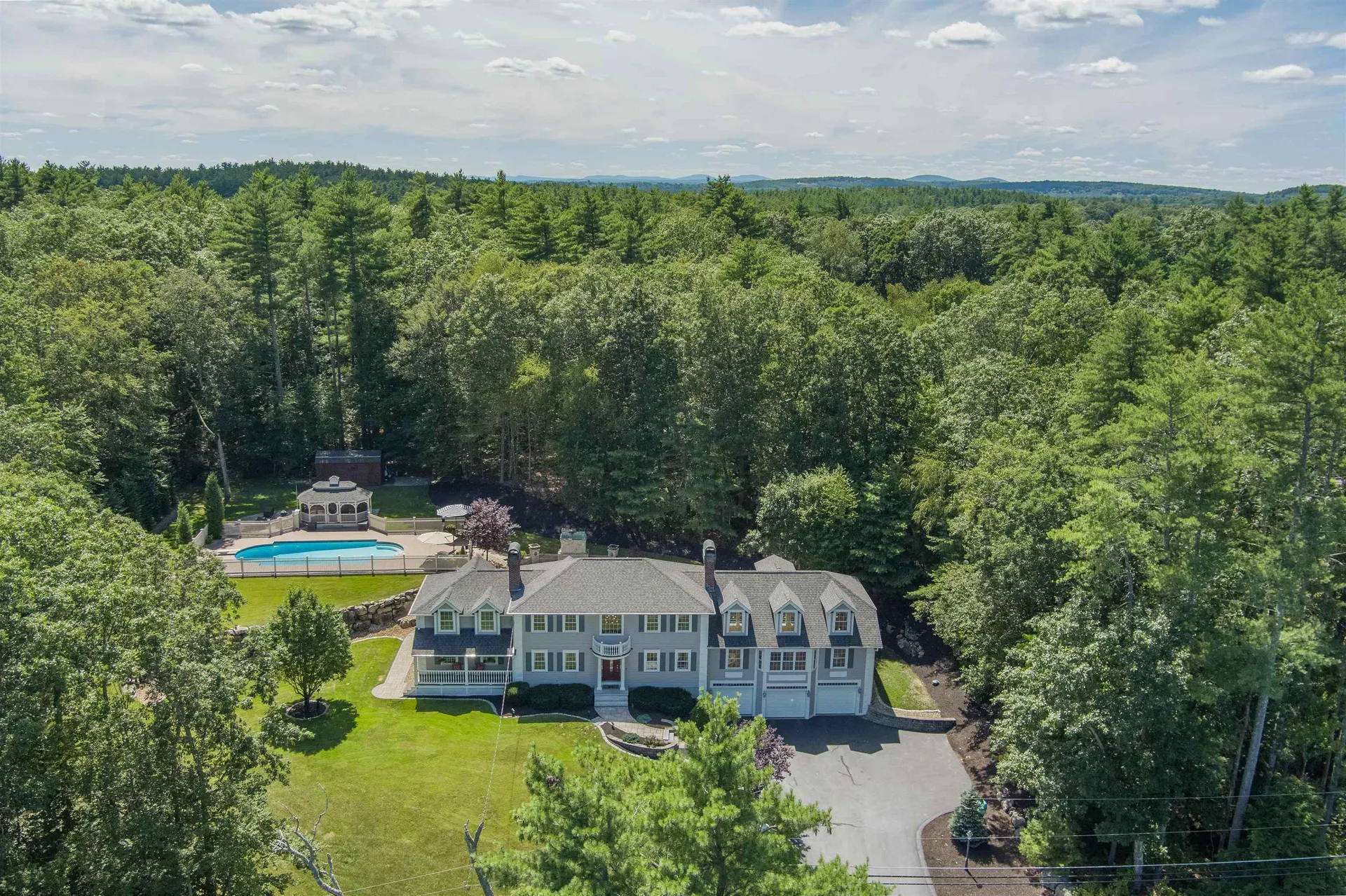127 Hooksett Road Auburn NH 03032
