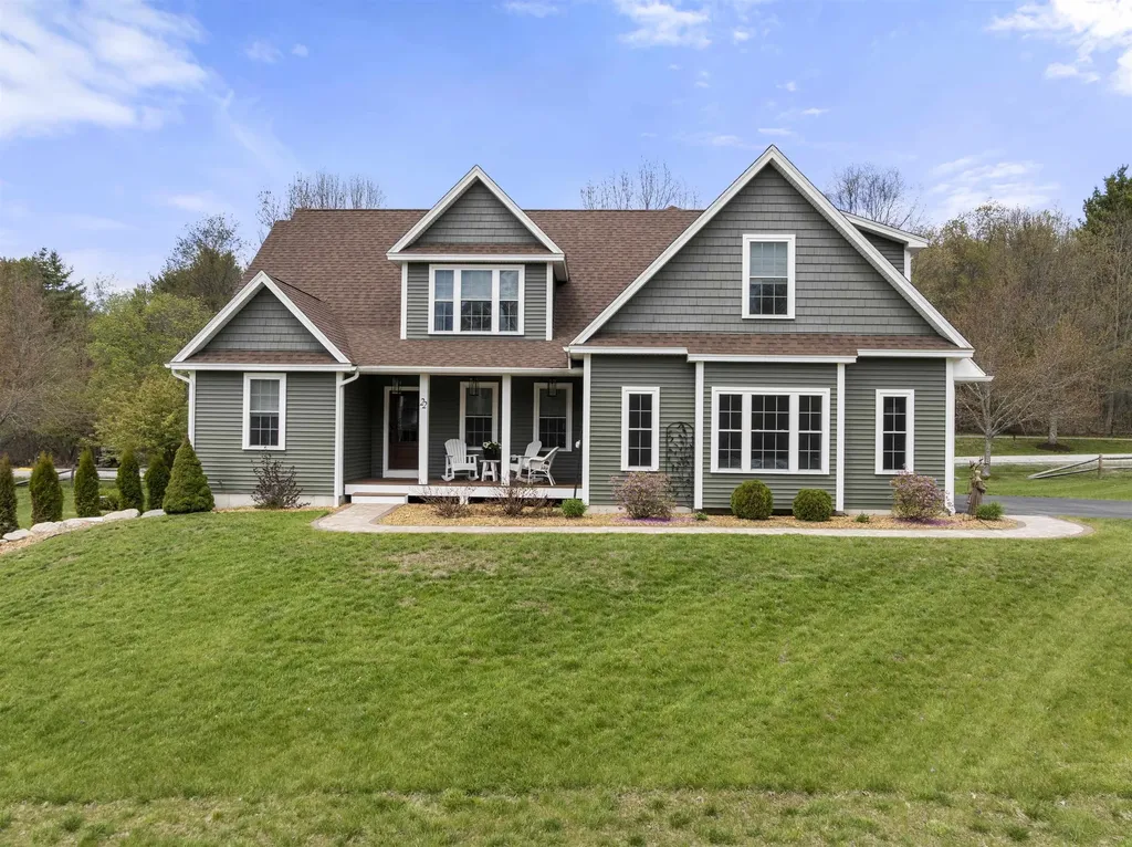 22 Darwin Place Laconia NH 03246