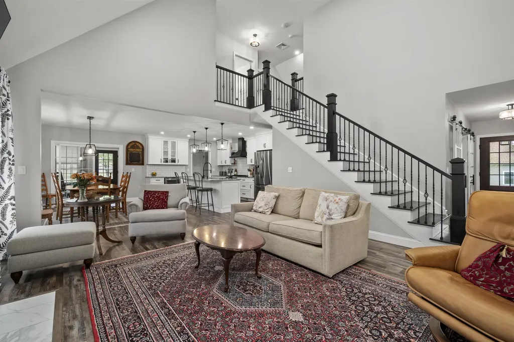22 Darwin Place Laconia NH 03246