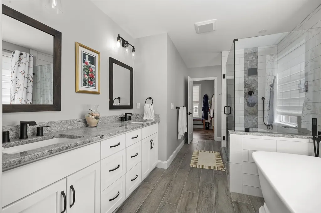 22 Darwin Place Laconia NH 03246