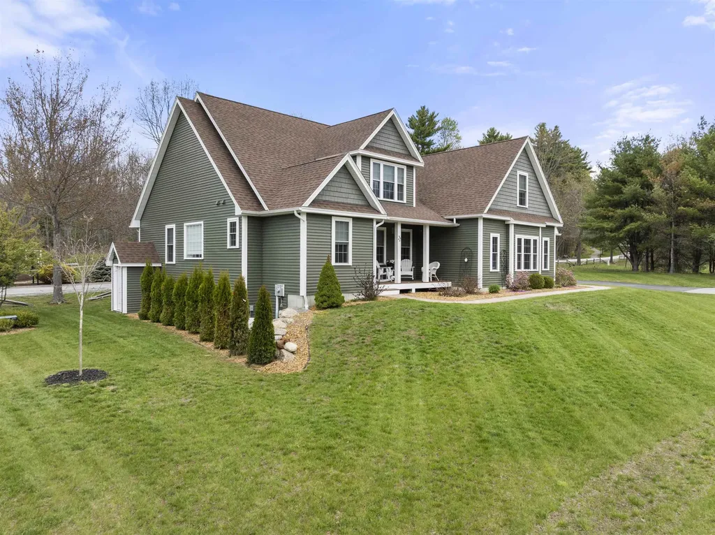 22 Darwin Place Laconia NH 03246