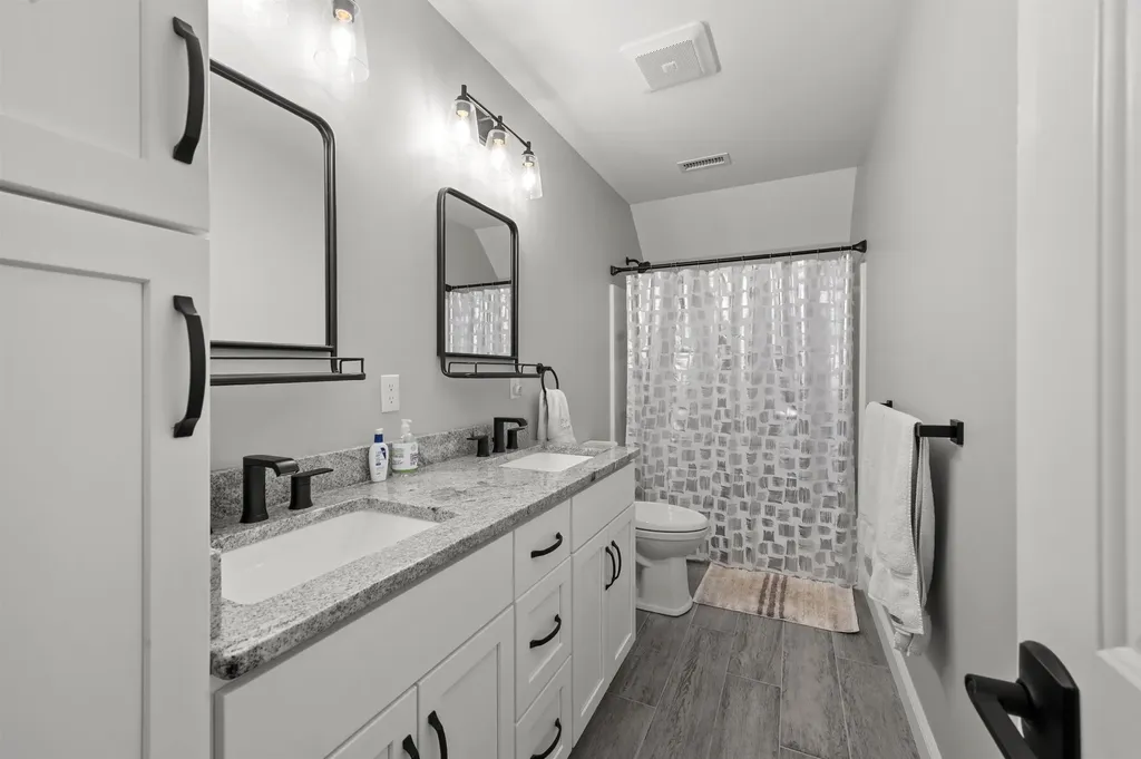 22 Darwin Place Laconia NH 03246