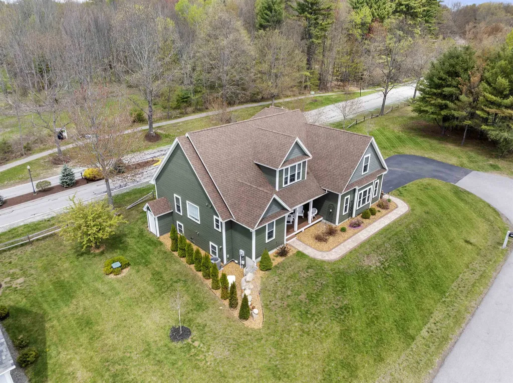 22 Darwin Place Laconia NH 03246
