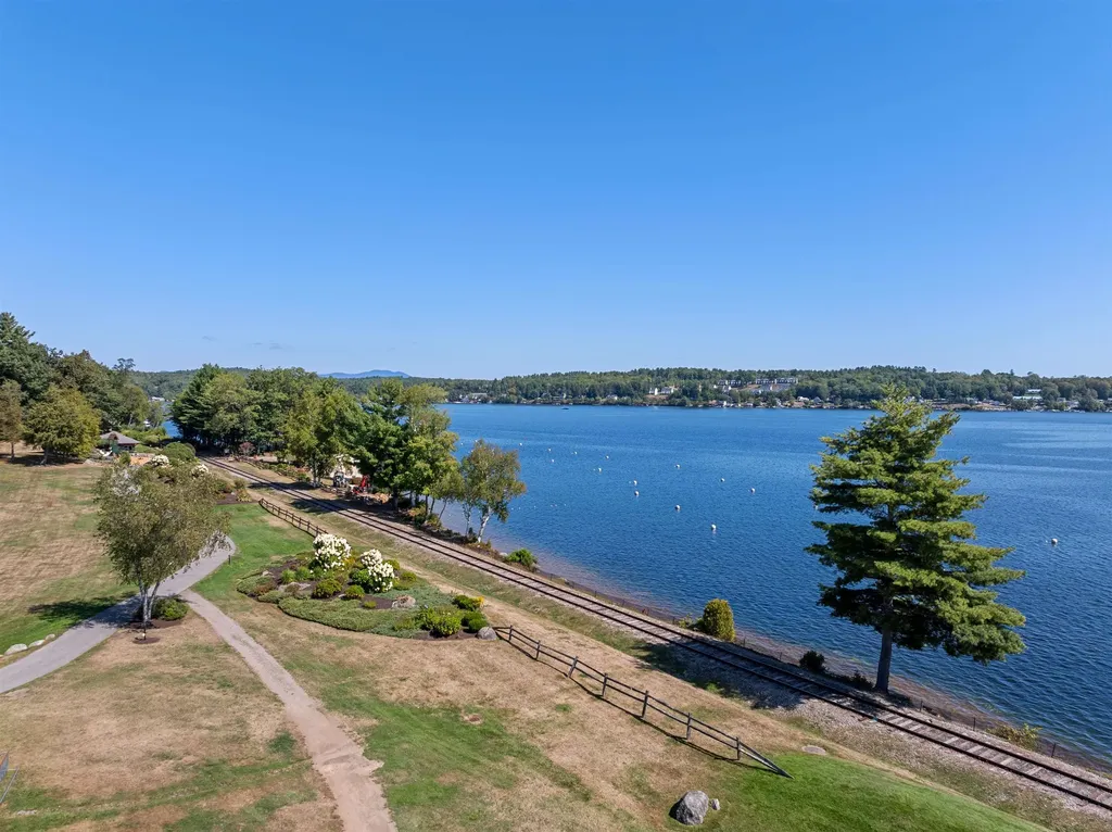 22 Darwin Place Laconia NH 03246