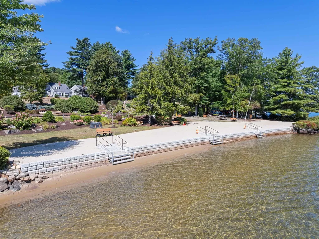 22 Darwin Place Laconia NH 03246