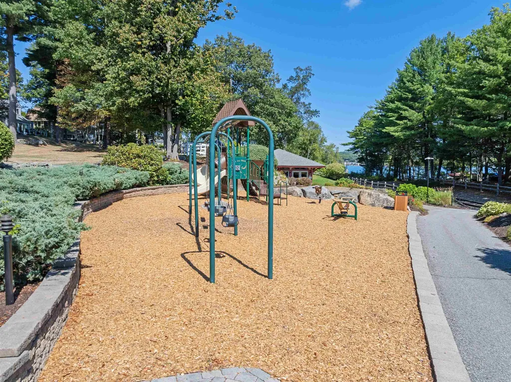 22 Darwin Place Laconia NH 03246