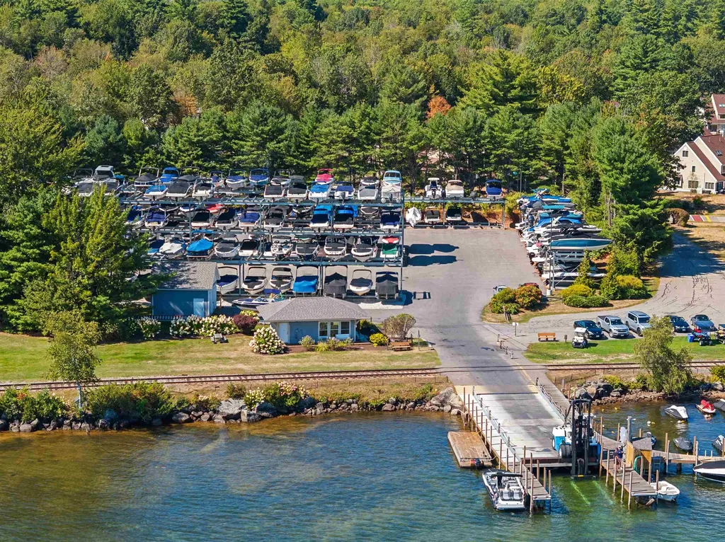 22 Darwin Place Laconia NH 03246
