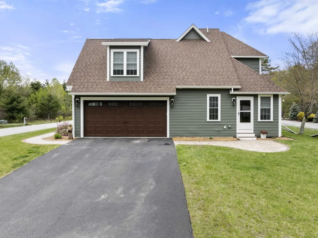 22 Darwin Place Laconia NH 03246