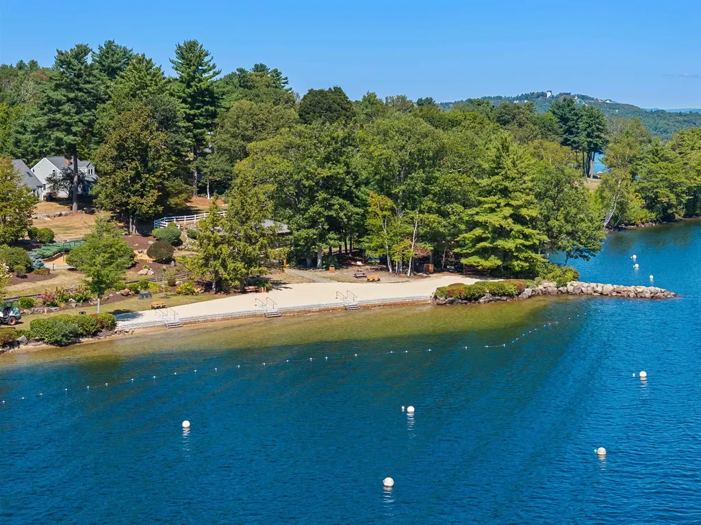 22 Darwin Place Laconia NH 03246