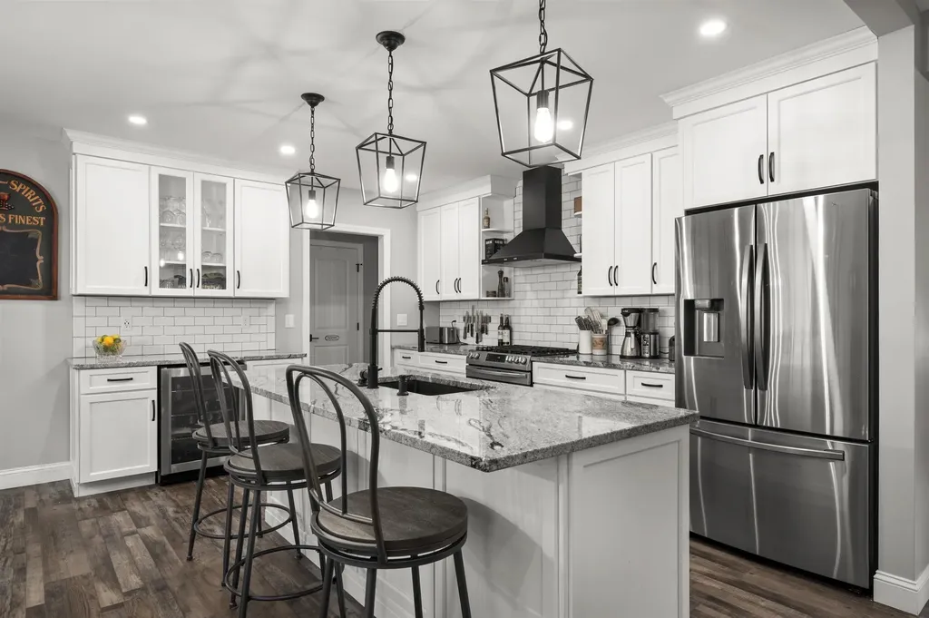 22 Darwin Place Laconia NH 03246