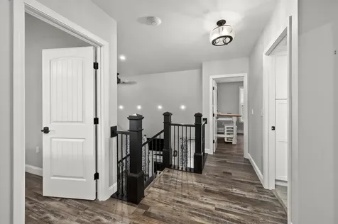 22 Darwin Place Laconia NH 03246
