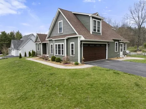 22 Darwin Place Laconia NH 03246
