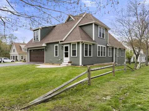 22 Darwin Place Laconia NH 03246