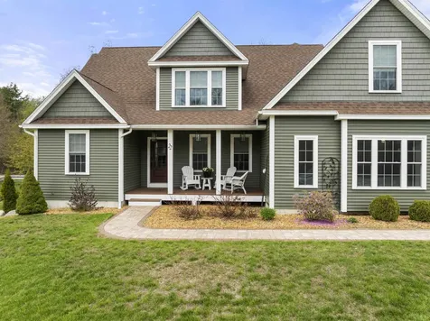 22 Darwin Place Laconia NH 03246