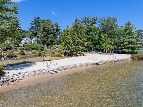 22 Darwin Place Laconia NH 03246