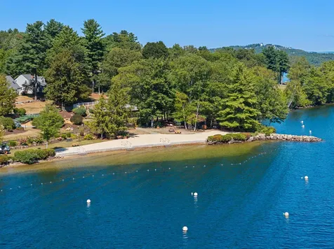 22 Darwin Place Laconia NH 03246