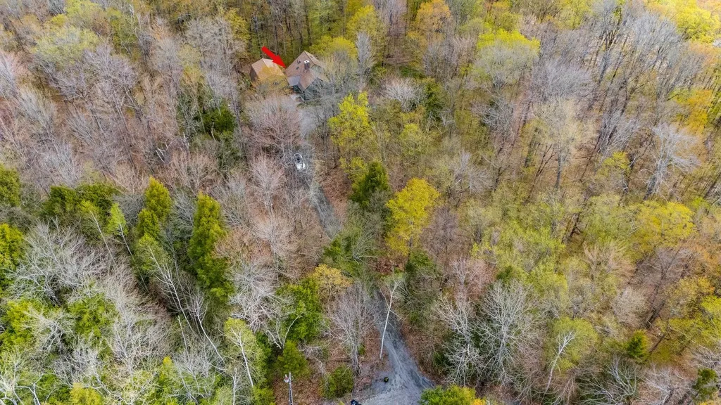 12 Hidden Lane Enfield NH 03748
