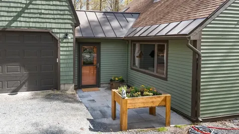 12 Hidden Lane Enfield NH 03748