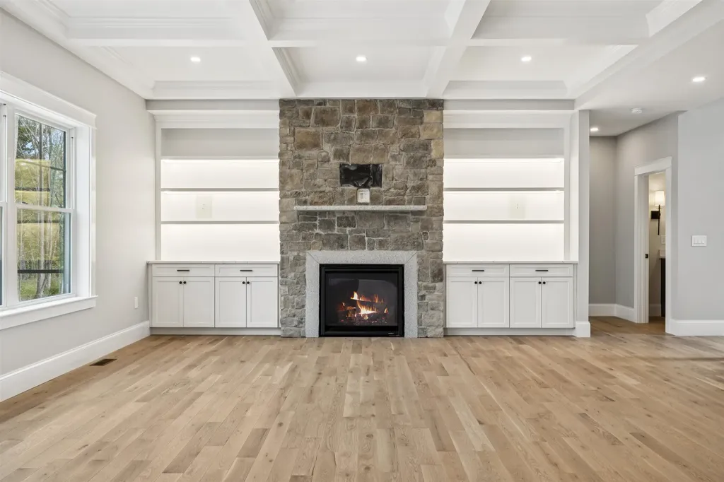 58 Shipwright Way Newington NH 03801