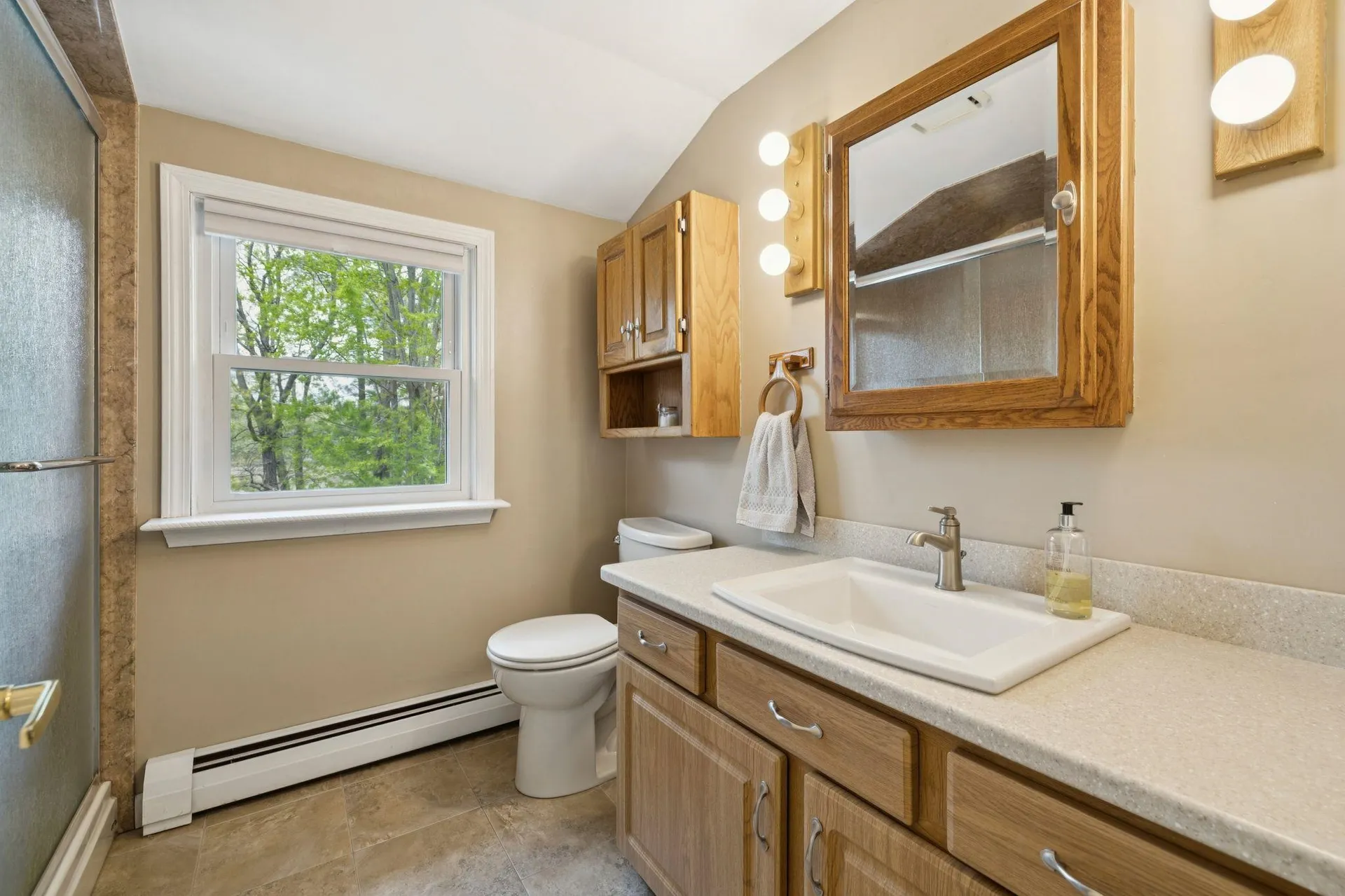 8 Queens Way Merrimack NH 03054