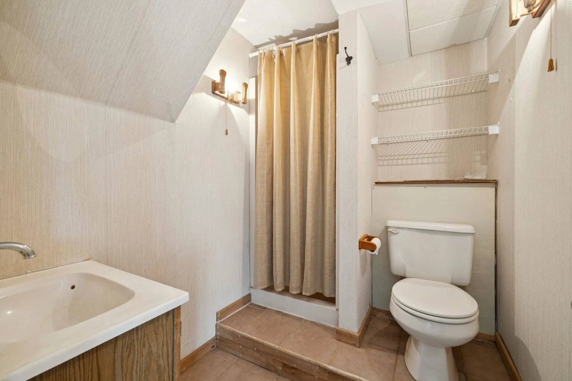 8 Queens Way Merrimack NH 03054