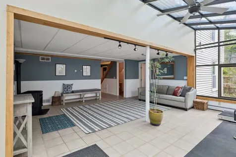 8 Queens Way Merrimack NH 03054