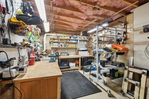 8 Queens Way Merrimack NH 03054