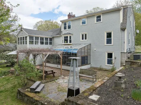 8 Queens Way Merrimack NH 03054