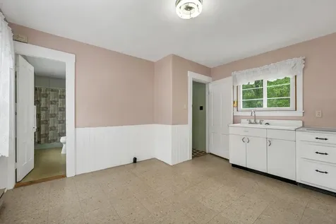32 Dearborn Street Milford NH 03055