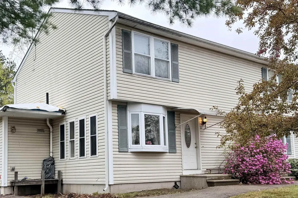 3 Kerri Lane Hooksett NH 03106