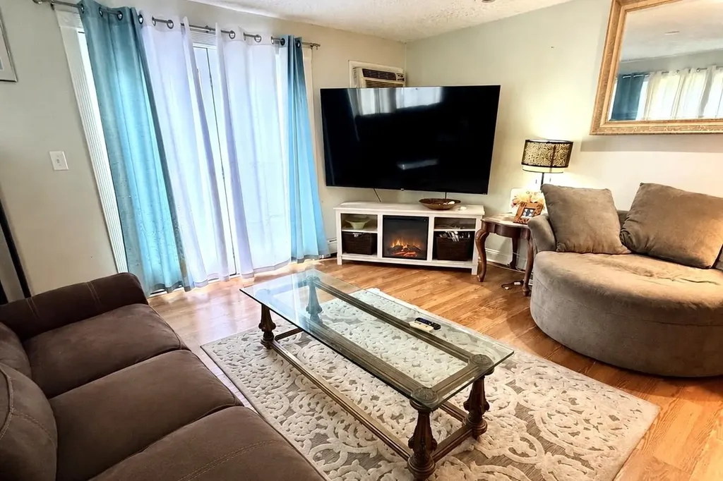3 Kerri Lane Hooksett NH 03106