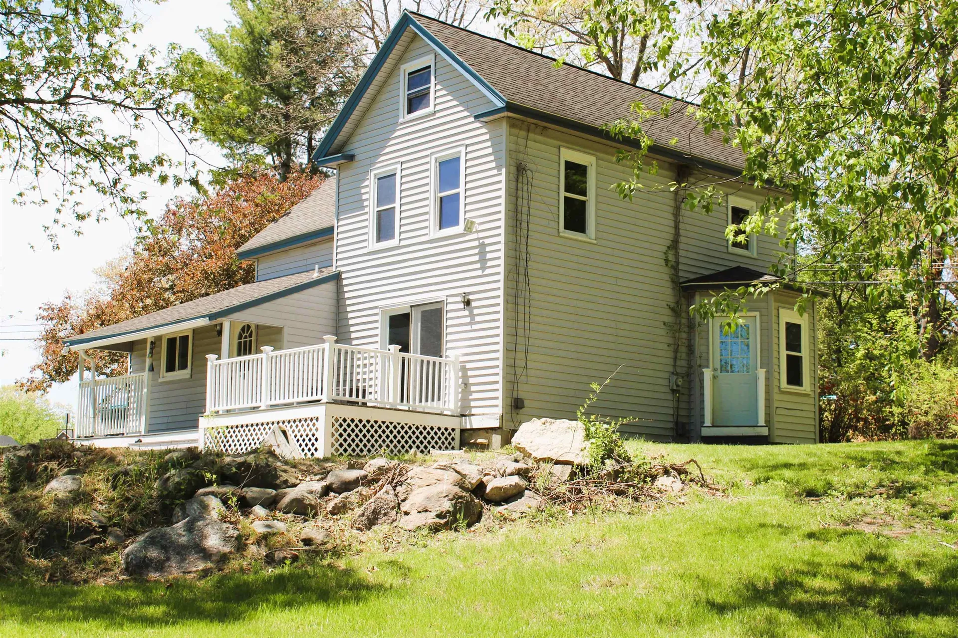 2 Paula Circle Hudson NH 03051