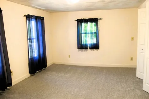 2 Paula Circle Hudson NH 03051