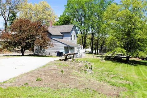 2 Paula Circle Hudson NH 03051