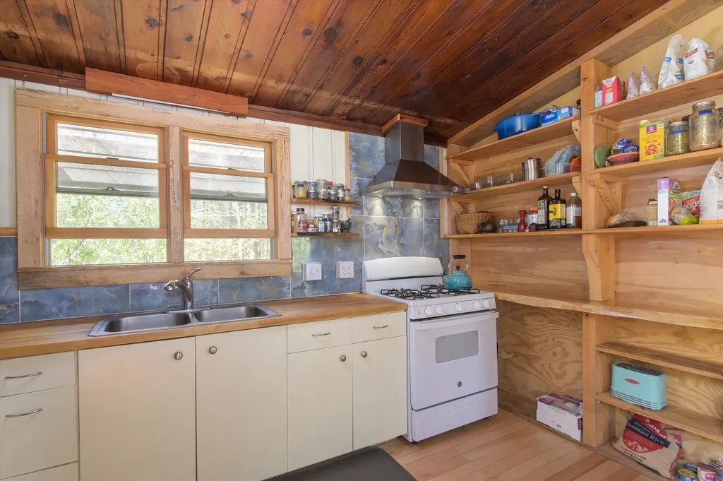 1310 Clif Reynolds Road Cambridge VT 05464