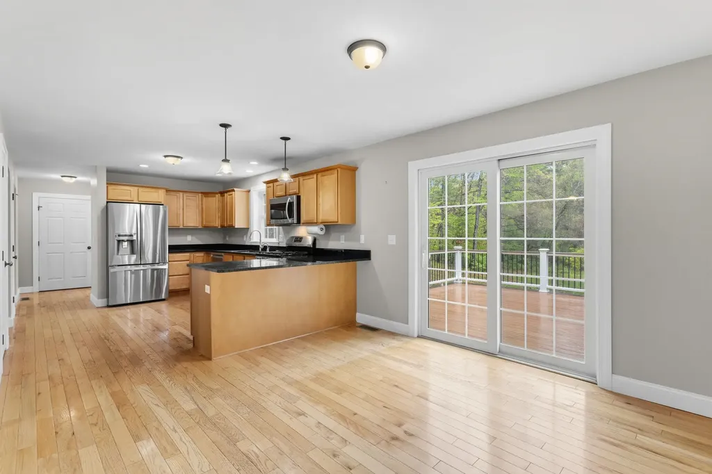 10 Wood Circle Goffstown NH 03045