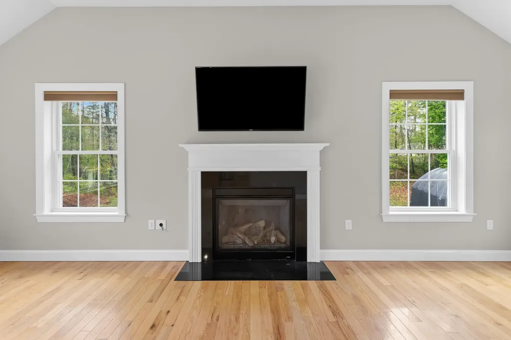 10 Wood Circle Goffstown NH 03045