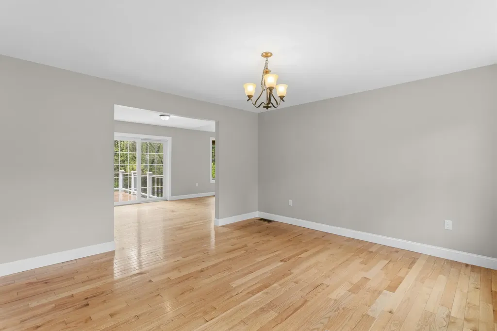 10 Wood Circle Goffstown NH 03045