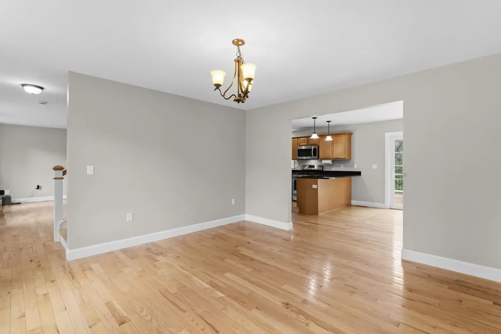 10 Wood Circle Goffstown NH 03045