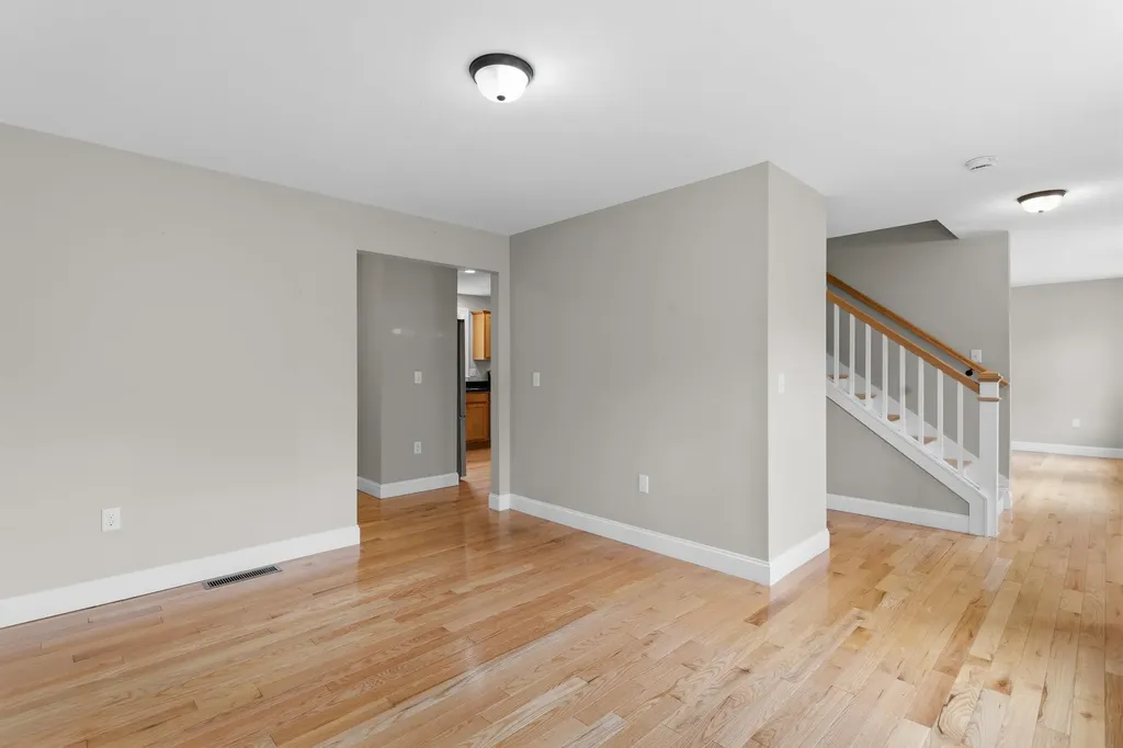 10 Wood Circle Goffstown NH 03045