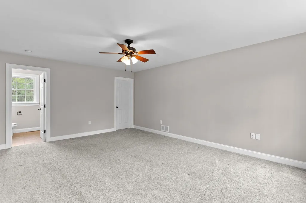 10 Wood Circle Goffstown NH 03045