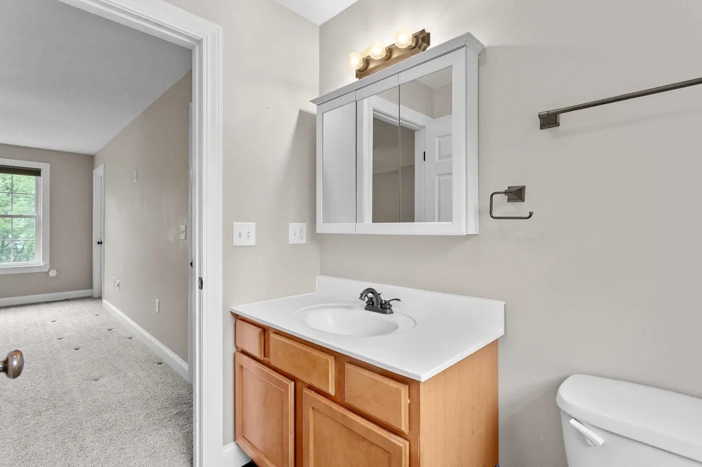 10 Wood Circle Goffstown NH 03045