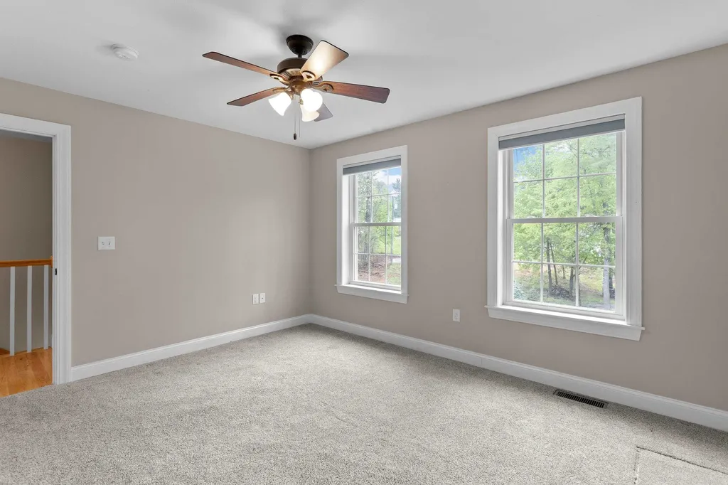 10 Wood Circle Goffstown NH 03045