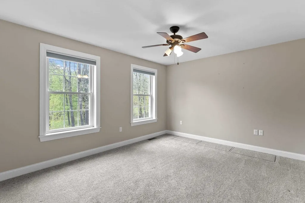 10 Wood Circle Goffstown NH 03045