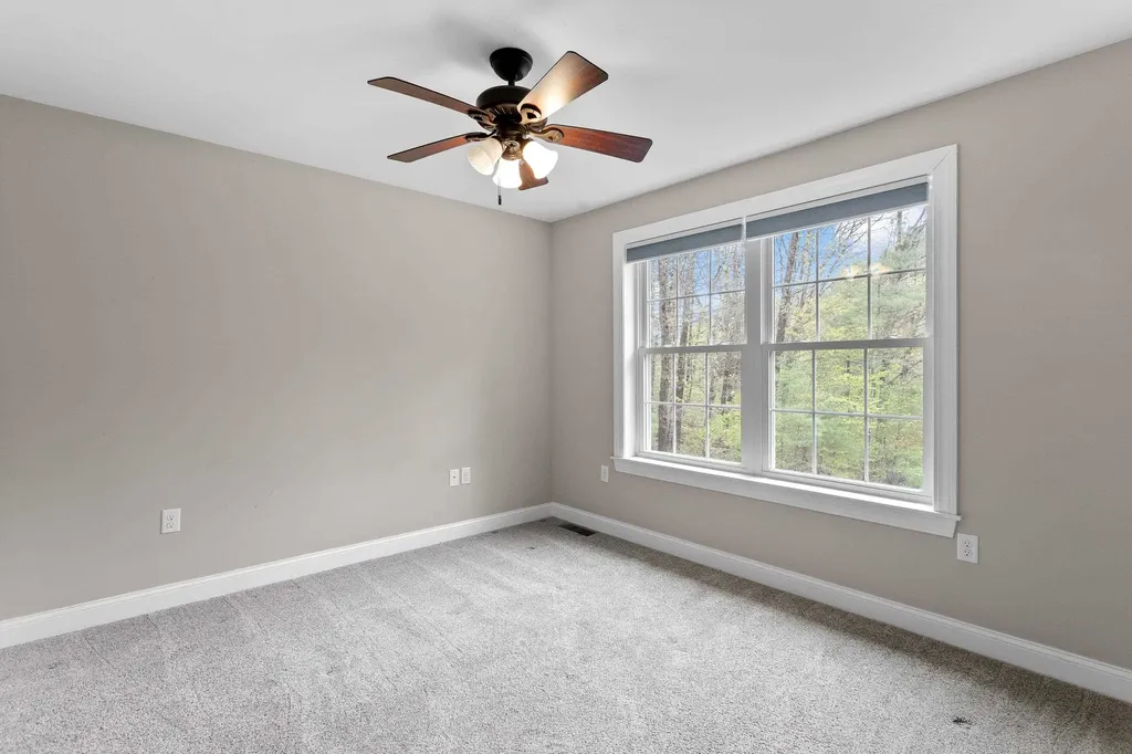 10 Wood Circle Goffstown NH 03045