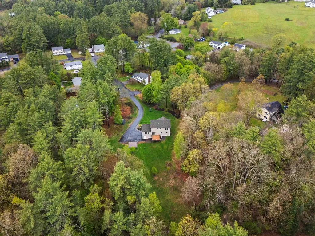 10 Wood Circle Goffstown NH 03045