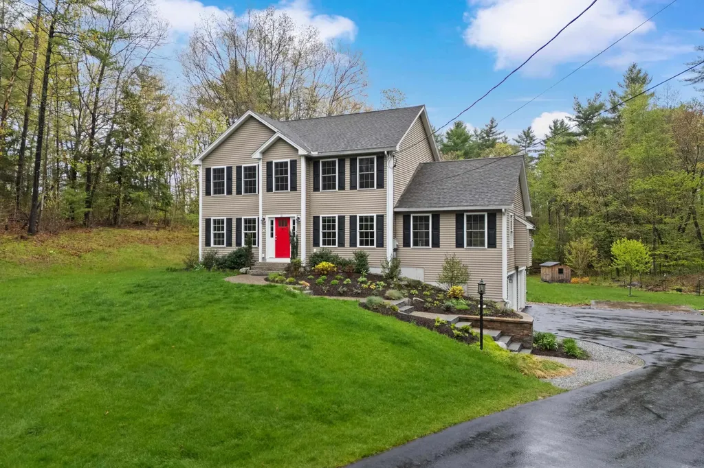 10 Wood Circle Goffstown NH 03045